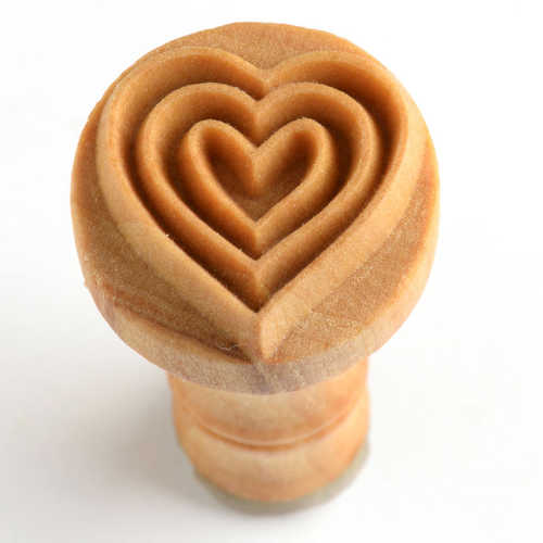 SCM - 038 - TRIPLE HEART - MEDIUM ROUND STAMP