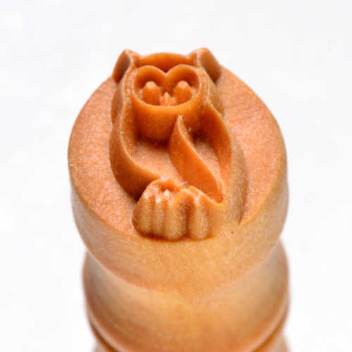 SCS - 172 - LEAPING FROG  - SMALL ROUND STAMP (Owl)