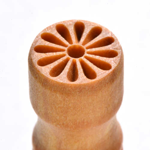 SCS - 003 - DEBOSSED DAISY - SMALL ROUND STAMP